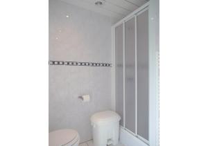 Ένα μπάνιο στο Chaletparc Krabbenkreek Zeeland - Chalet 84