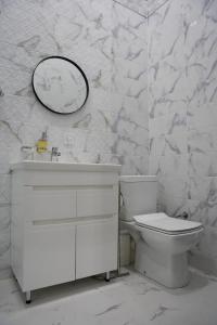 Kúpeľňa v ubytovaní Soho Apartments Lviv