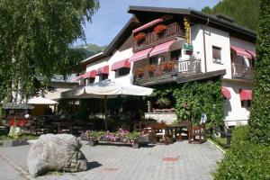 Zgradba, v kateri se nahaja hotel