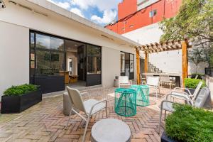 Το κτήριο όπου στεγάζεται  το hostel