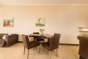 Istumisnurk majutusasutuses Playa Flamingo, Stunning Sunset View Condominium Flamingo Towers 17