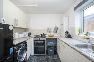 Lovely 2 bed Apartment with Parking in Thurrock