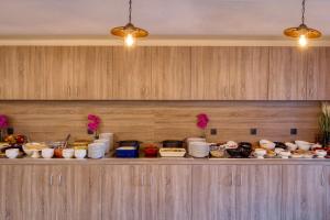 Makanan di atau berdekatan hotel