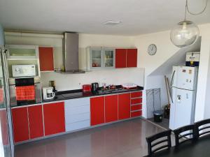Köök või kööginurk majutusasutuses Duplex en Parque Síquíman