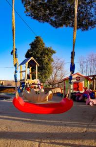 Plac zabaw dla dzieci w obiekcie Cuevas Cortijo Gachas