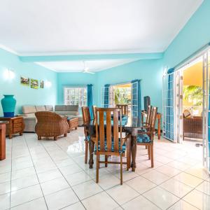 Posezení v ubytování Beau Vallon Residence + 10 fotografií