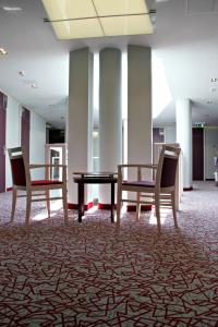 A seating area at Szent Gellért Hostel