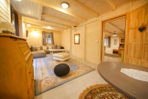 Postel nebo postele na pokoji v ubytování Nomad Hotel & Glamping + 37 fotografií