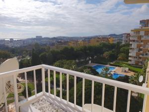 The swimming pool at or close to IRiS DEL MAR