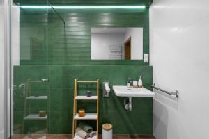 Koupelna v ubytování Tylko Tu i Teraz- Sauna, Balia z jacuzzi, Bon turystyczny