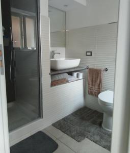 Ένα μπάνιο στο Casa Spinuzza 4 +15 φωτογραφίες