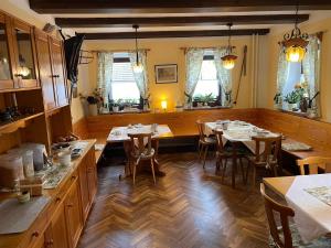 Restaurace v ubytování „Frische Quelle“ Jonsdorf