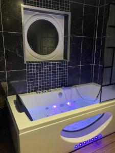 Hôtel Des Argousiers tesisinde bir banyo