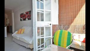 Postel nebo postele na pokoji v ubytování bright central apartment