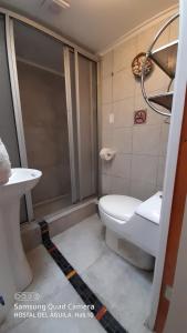 Koupelna v ubytování Hostal del Aguila