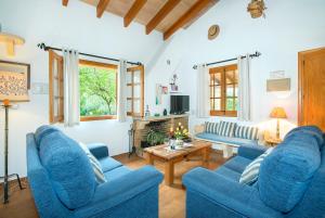 Posedenie v ubytovaní Owl Booking Villa Xisca - 18 min Walk to the Old Town
