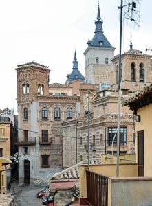 Afbeelding uit fotogalerij van Apartamentos Turísticos Toledo in Toledo