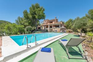 Basen w obiekcie Finca Bosc de Can Alou by Mallorca House Rent lub w pobliżu