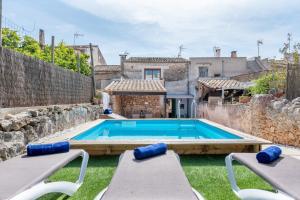 Bazén v ubytování Casa Juavert by Mallorca House Rent nebo v jeho okolí