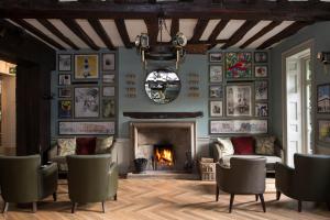 Posezení v ubytování Bush Hotel Farnham