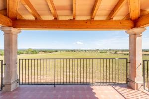 Ein Balkon oder eine Terrasse in der Unterkunft Finca Sa Era by Mallorca House Rent