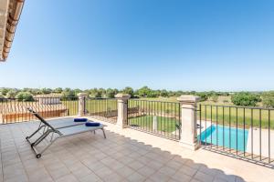 Ein Balkon oder eine Terrasse in der Unterkunft Finca Sa Era by Mallorca House Rent