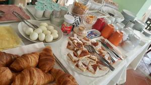 Сніданок для гостей Caterina House Nel borgo piú bello d'Italia