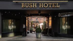 Certifikát, hodnocení, plakát nebo jiný dokument vystavený v ubytování Bush Hotel Farnham