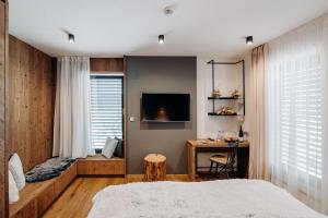 Una cama o camas en una habitación de JOHAN HOTEL