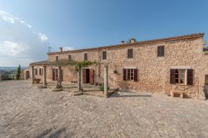 The building in which the holiday home is located