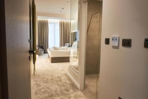 Katil atau katil-katil dalam bilik di Hotel Mirror