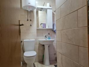 A bathroom at Guest House Rankić