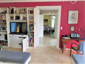 TV tai viihdekeskus majoituspaikassa Villa Panama