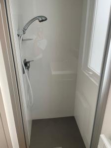 Afbeelding uit fotogalerij van Renesse Chalet in family friendly area in Renesse