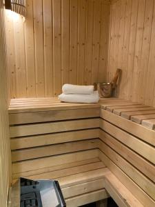 Fotografia z galérie ubytovania Family & Business Sauna Apartments No 11 Leśny nad Zalewem Cedzyna Unikat - 3 Bedroom with Private Sauna, Bath with Hydromassage, Terrace, Garage, Catering Options v destinácii Kielce
