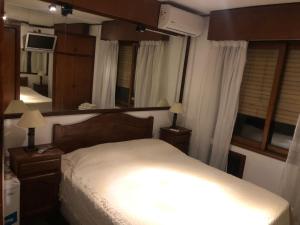 Postel nebo postele na pokoji v ubytování Wiener Haus Hotel