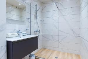 Et badeværelse på Green Luxury Apartments