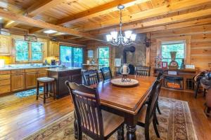 Zdjęcie z galerii obiektu Majestic Mountain Top, Best View in Bryson City! w mieście Bryson City