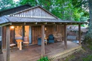 BEST VIEW IN BRYSON CITY IN THE SUGAR SHACK!!