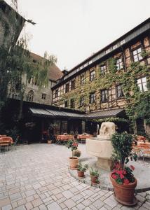 Budova, kde se hotel nachází