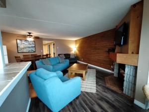 TV a/nebo společenská místnost v ubytování Royal Harbour Resort