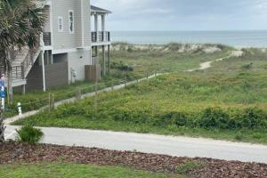 Gallery image of Beach Castle in Atlantic Beach