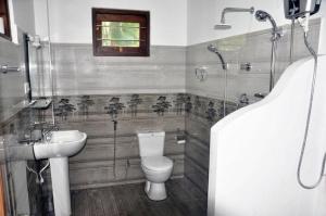 Ένα μπάνιο στο Villa Dineth +18 φωτογραφίες