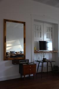 A television and/or entertainment centre at Ahoi