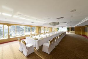 A restaurant or other place to eat at Eresin Hotels Topkapı