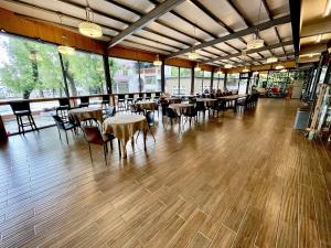 埔里麒麟山庄餐厅或其他用餐的地方