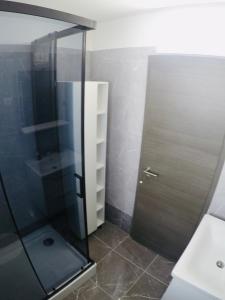 Kúpeľňa v ubytovaní Apartments Lopac Jadranovo