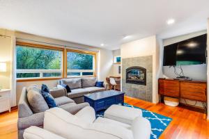 Gallery image of Ride the Wave (MCA #439) in Manzanita