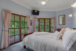Voodi või voodid majutusasutuse Grand Queenslander for Large Groups 5 mins to Maleny and Montville toas