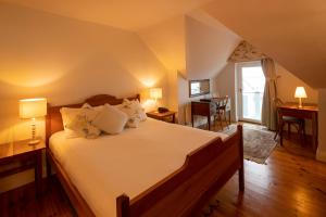 Voodi või voodid majutusasutuse The Waterfront Hotel toas